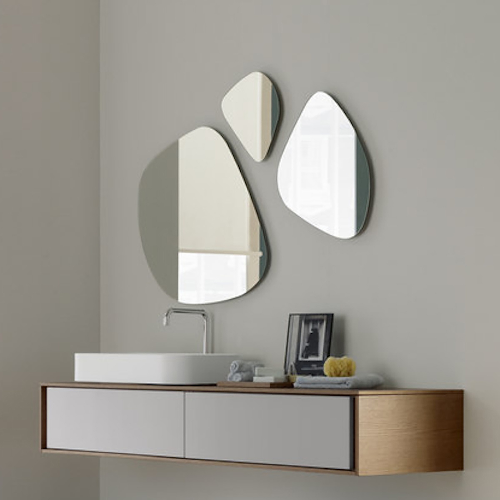 Aquila Ceiling-Mounted Mirror